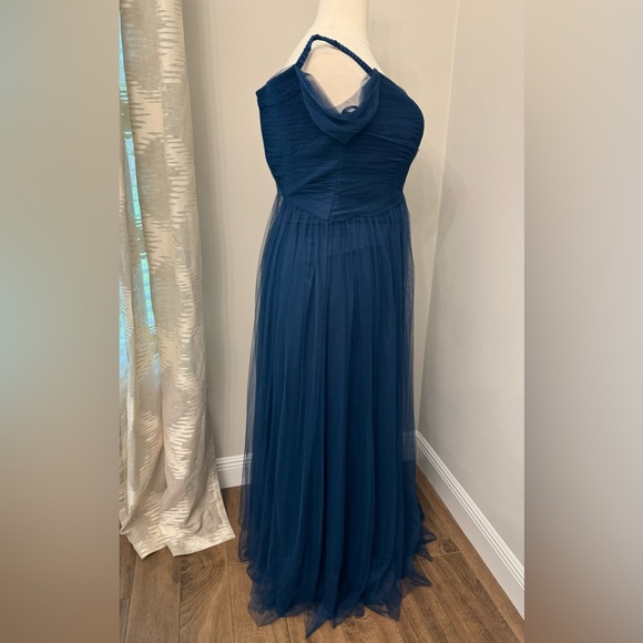 Plus Dress 💙 - Picture 3 of 9